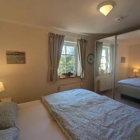 Windfluechter Apartment Born